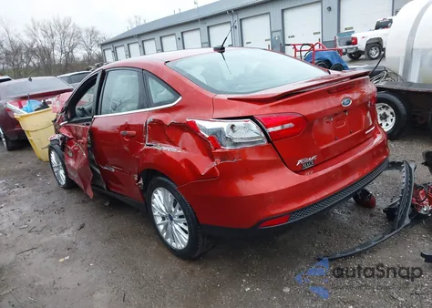 2018 Ford Focus Titanium из США, поврежденный, VIN 1FADP3J20JL280698
